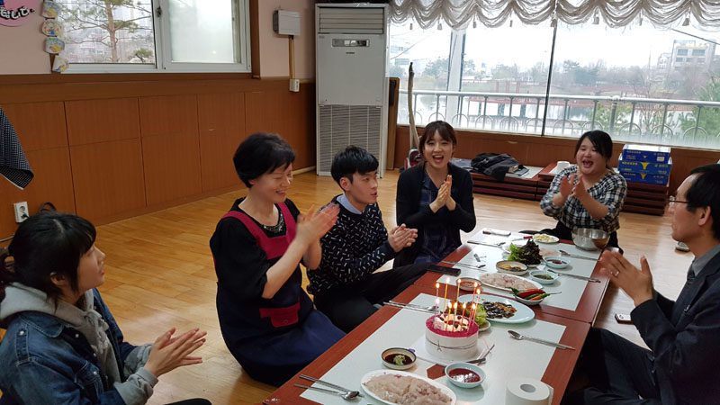 중고등부교사-생일축하1.jpg